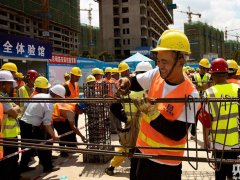 云南设首个建筑类帮扶夜校 贫困群众经评选可获万元高薪岗位